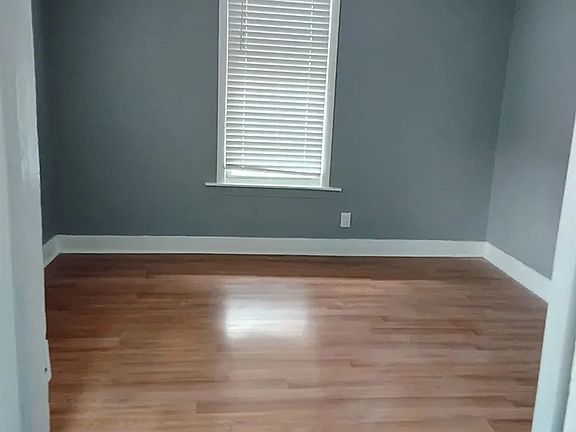 4th image of 50 Welton St