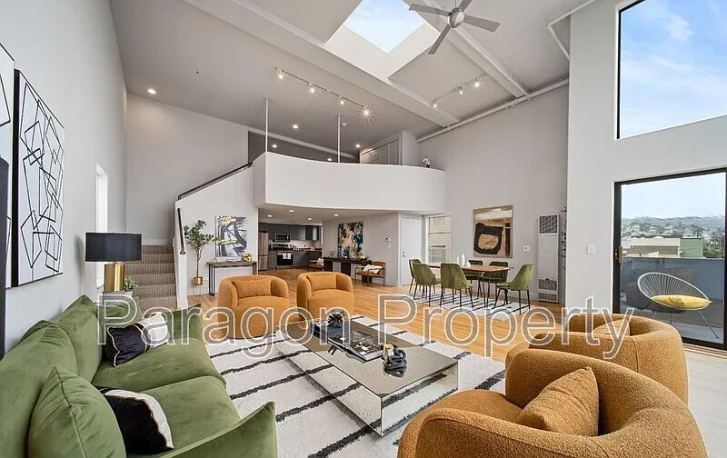 2 bed, 2.0 bath, 2179 sqft, $6,800 — Photo 4