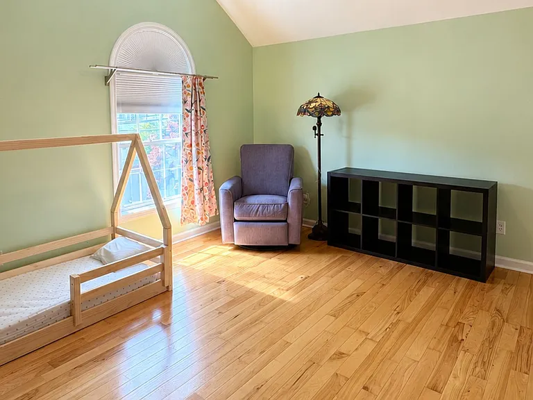 41 Fairfield Ave #B — Photo 5