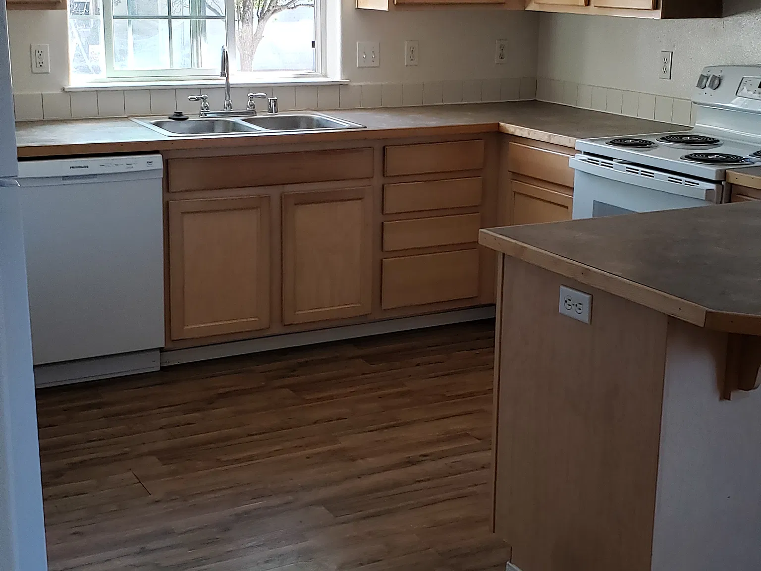 3 bed, 2.5 bath, 1504 sqft, $2,375 — Photo 2
