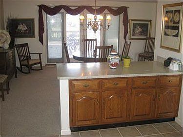 4th image of 21565 Hilliard Blvd