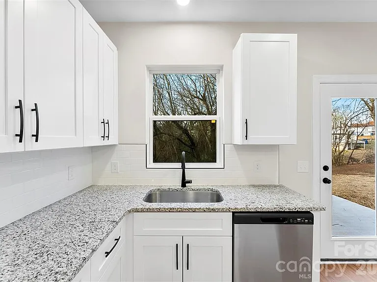 1558 7th Avenue Dr SW — Photo 15