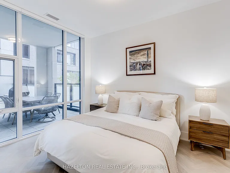 455 Wellington St W #301 — Photo 24