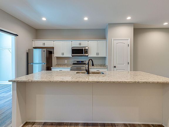 4th image of 728 Forrest Park Dr #D
