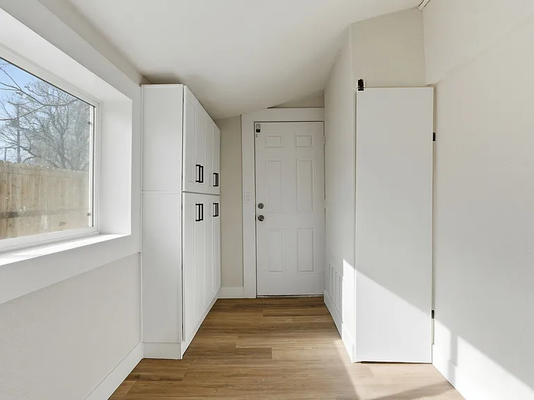 133 S Meade St — Photo 3