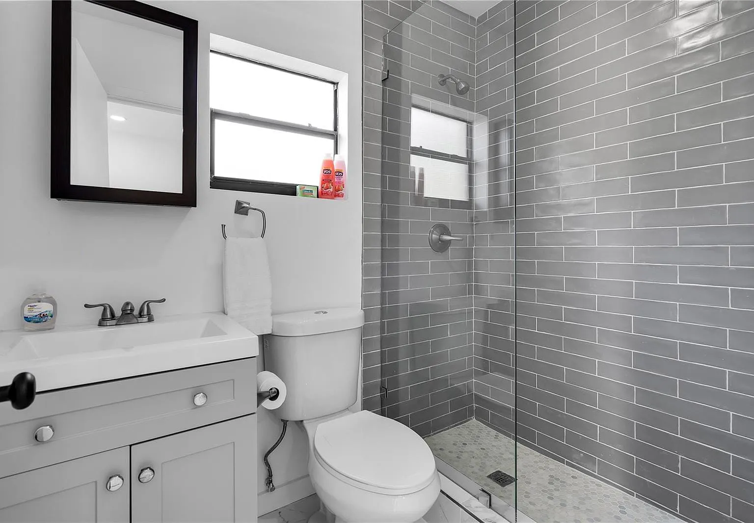1 bed, 770 sqft, $1,700 — Photo 2