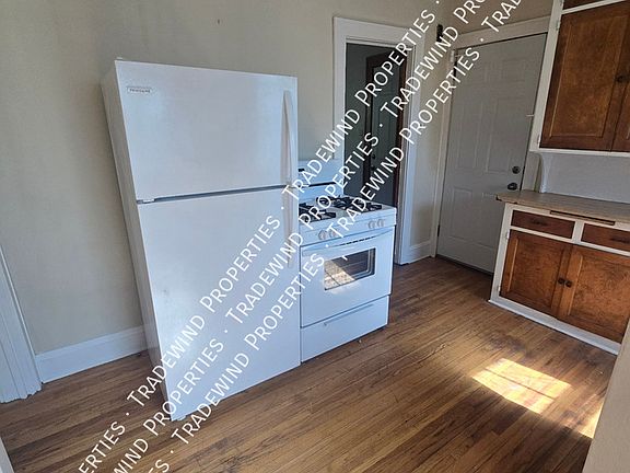2nd image of 1090 Thomas Ave APT 3
