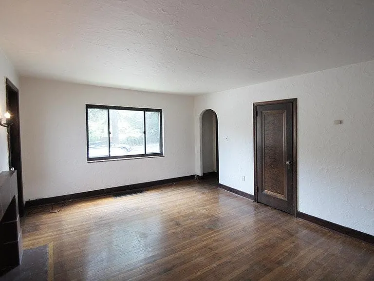 7915 Saint Lawrence Ave #1 — Photo 8