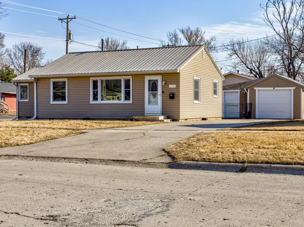 1233 11th St, Nevada, IA 50201