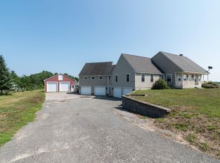 28 Plummer Rd, Gorham, ME 04038