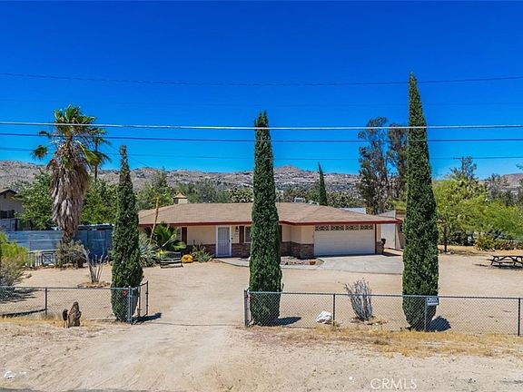 4th image of 57556 Pueblo Trl