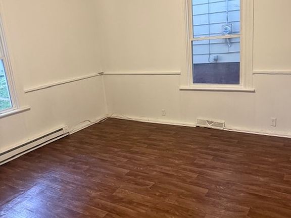 2nd image of 2700 Loraine St