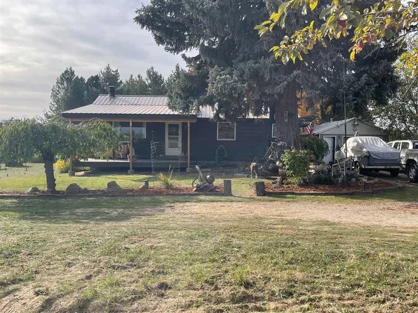 8712 E Greenbluff Rd, Colbert, WA 99005