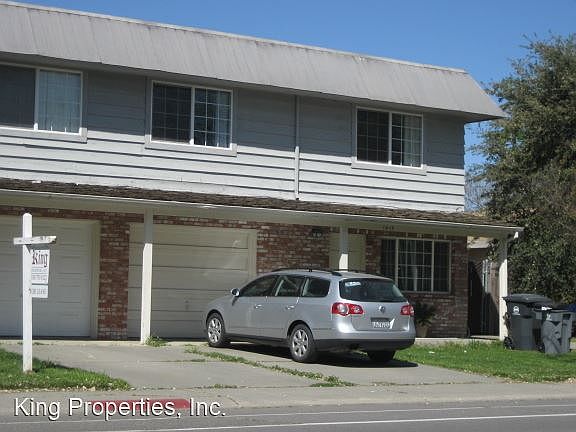 2nd image of 1415 Oak Ave