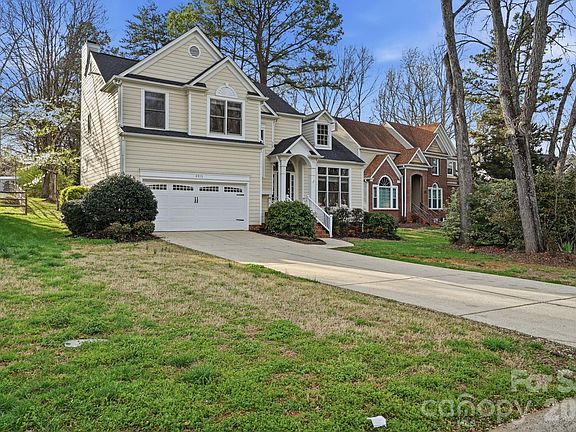 2nd image of 4915 Benthaven Ln
