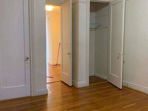 4th image of 6211 Broadway Floor 4