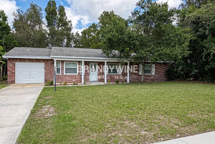 3 bed, 2.0 bath, 1167 sqft, $2,012 — Photo 2