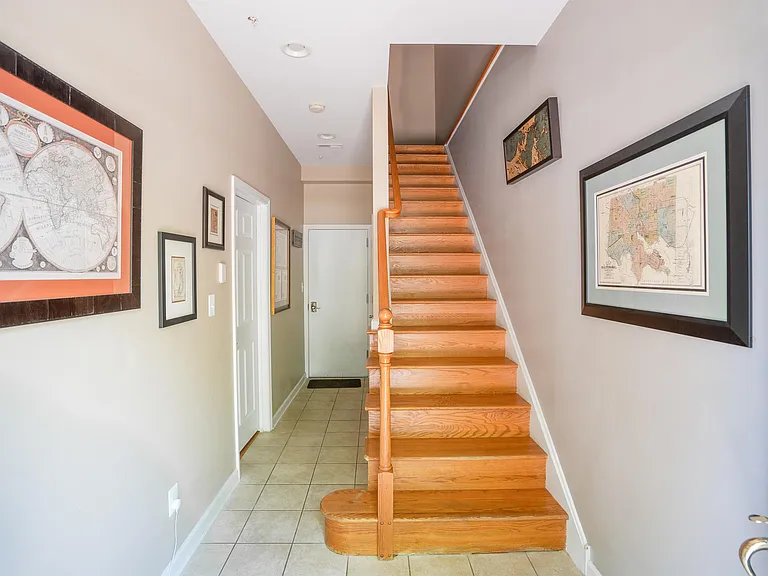 219 S Fremont Ave — Photo 2