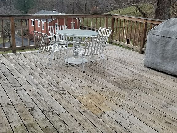 3rd image of 580 W 41st St