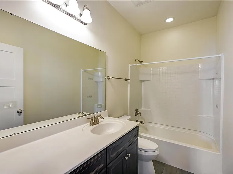 1309 Enfield Ln — Photo 43