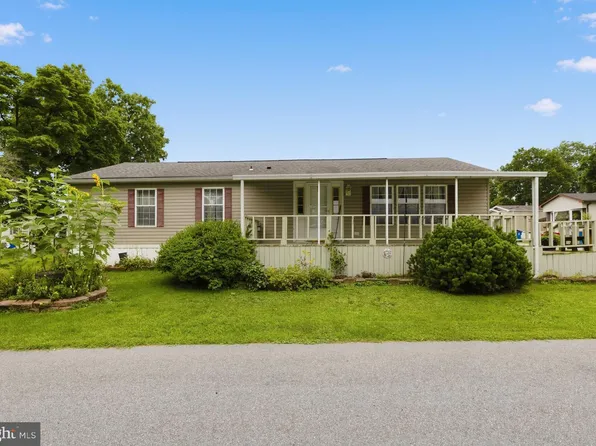 414 Oak Dr, Green Lane, PA 18054