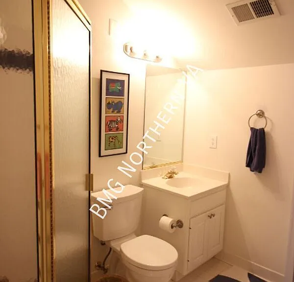 2304 N Greenbrier Ct #206 — Photo 20