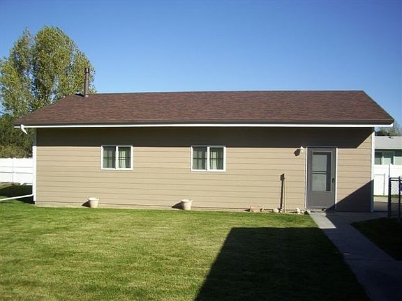 2nd image of 3832 Heritage Dr