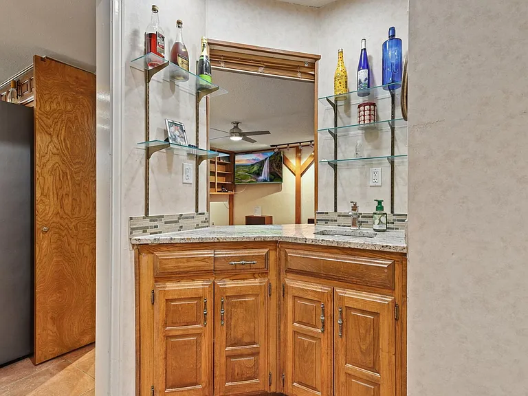 847 Middle Run Ct — Photo 36