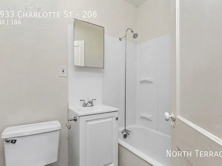 3933 Charlotte St #206 — Photo 15