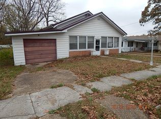 205 S Waller St, Crocker, MO 65452