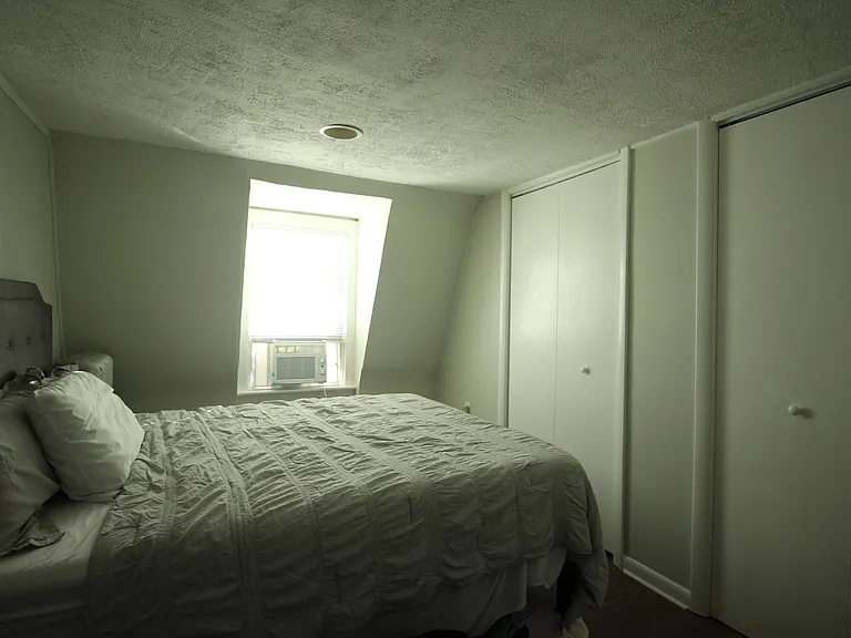 713 Spring Garden St — Photo 7