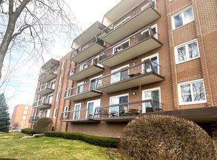 8001 W Courte Dr APT 307, Niles, IL 60714