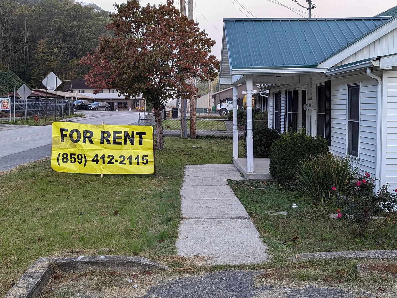 3 bed, $1,350 — Photo 1