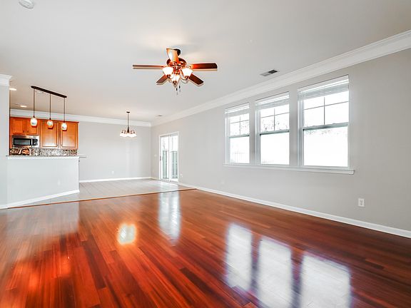 4th image of 302 Sanctuary Park Dr