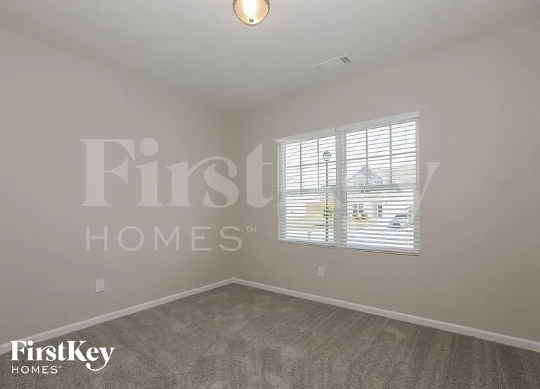 1193 Hudson Ct — Photo 12