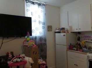 12512 18th Ave APT 1F, College Point, NY 11356