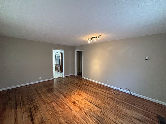 5th image of 2211 1st Ave