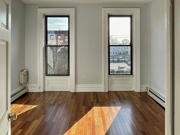 5th image of 355 Pacific Ave #2