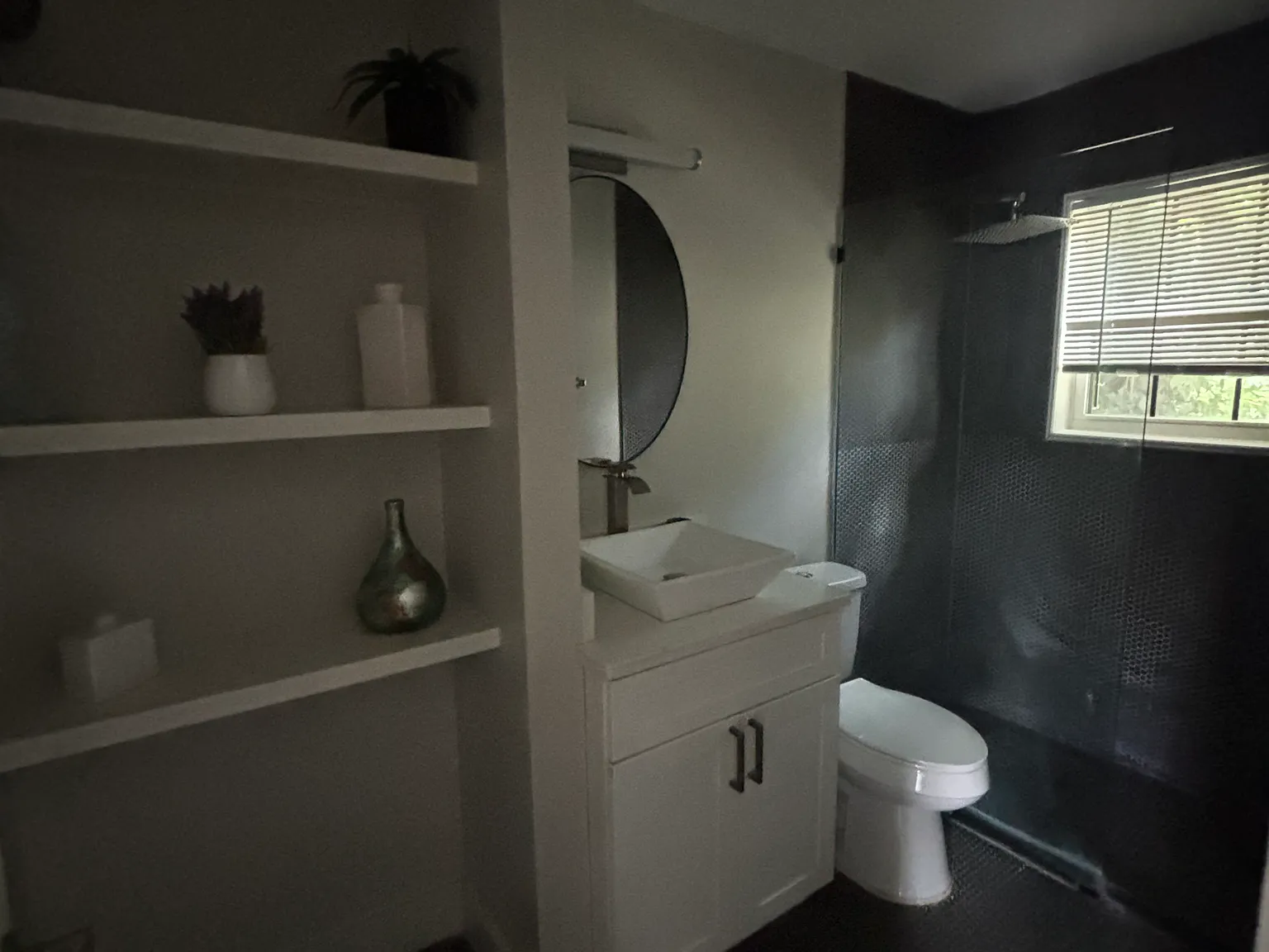 2 bed, 1000 sqft, $2,200 — Photo 4