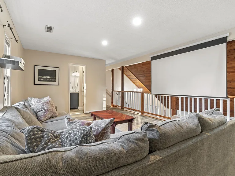 2541 Cross Winds Ln — Photo 3