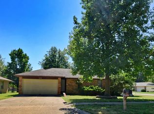 1038 W Cherokee St, Springfield, MO 65807