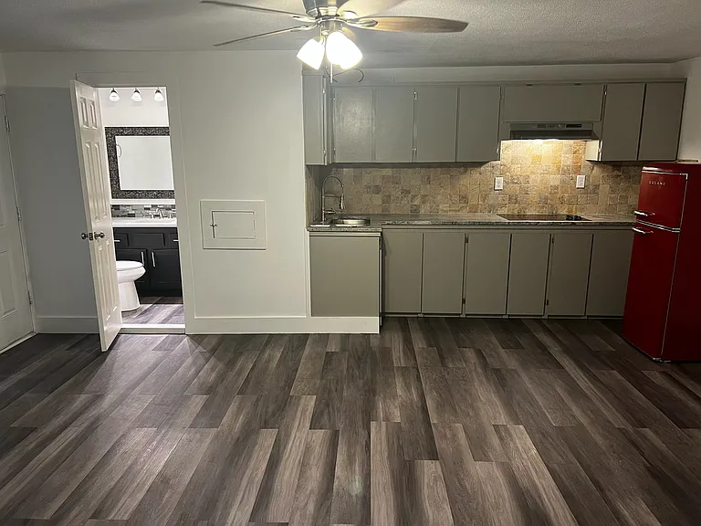 1001 Coleman Ave — Photo 2