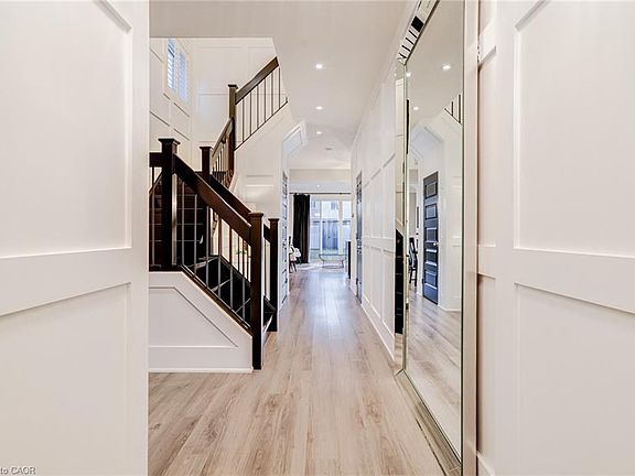 4th image of 239 Cranbrook St