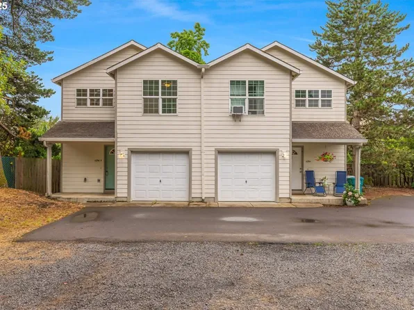 1094 S Pennington Dr, Newberg, OR 97132