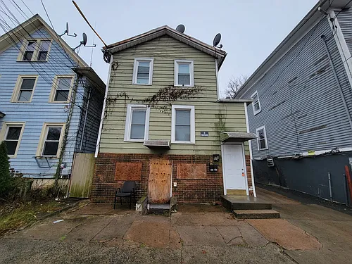 842 Congress Ave Photo 1