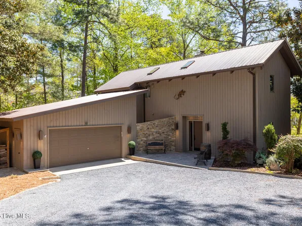 105 Tucker Court, West End, NC 27376