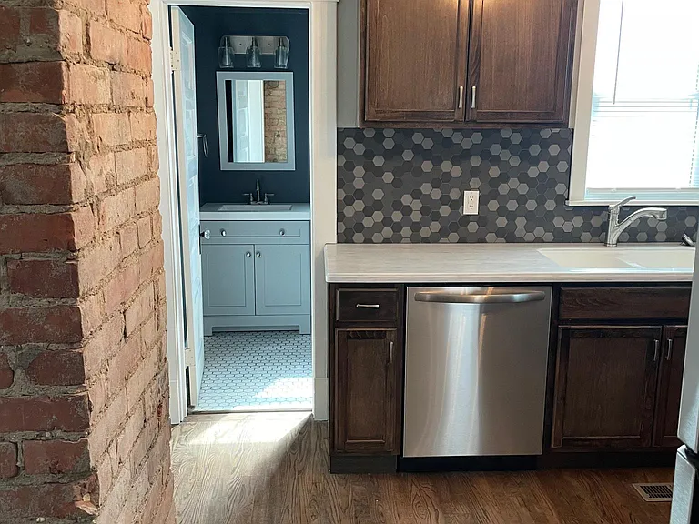 1523 Coutant Ave — Photo 6