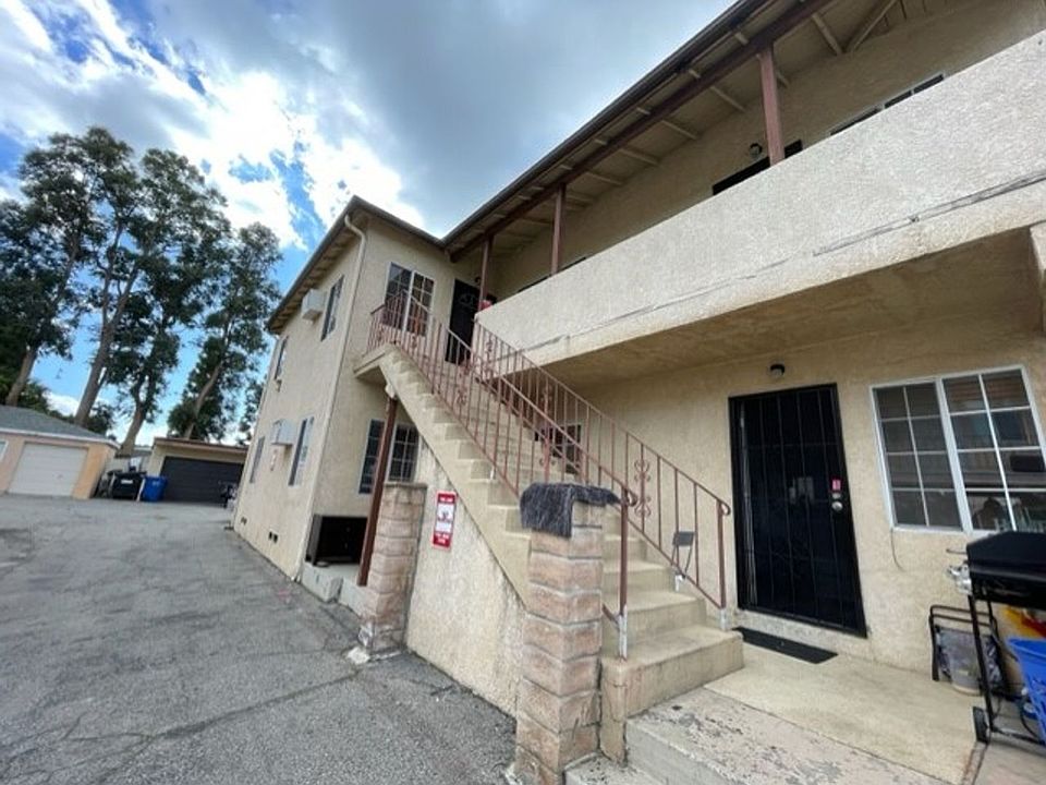 1st image of 13532 Vanowen St APT 3