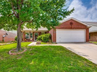 8920 Tumbleweed Dr, Aubrey, TX 76227