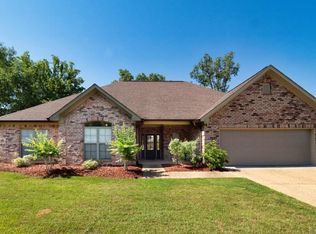 876 Creston Dr, Byram, MS 39272